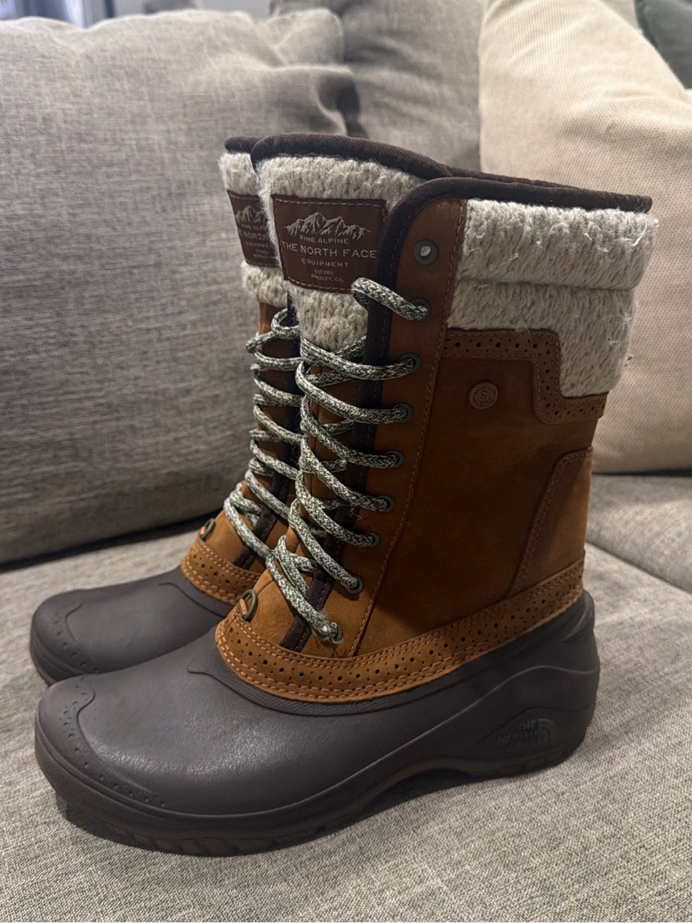 The North Face Shellista III Mid WinterBoots - Women's Size 7.5